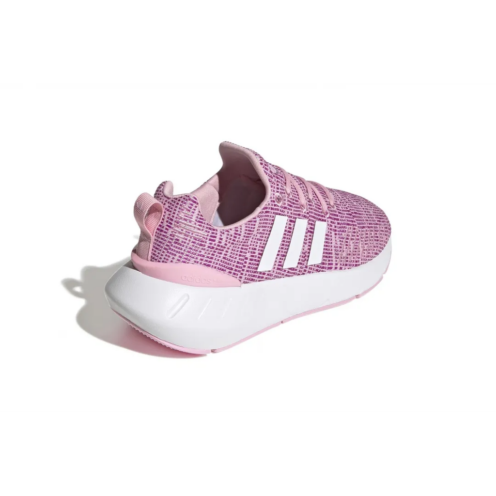ADIDAS (SWIFT RUN 22