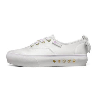 SKECHERS حذاء مارلي من سكيتشرز وسيلور مون (أبيض)
