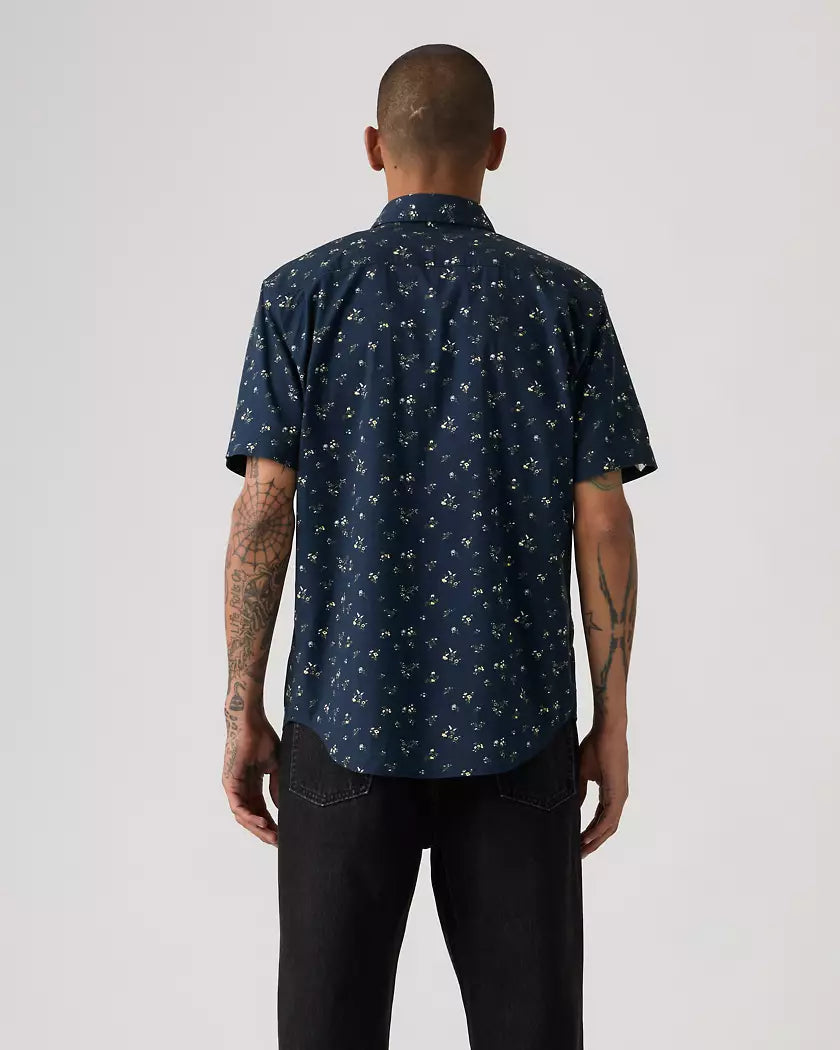 LEVI’S Short-Sleeve Classic One Pocket Standard Fit Shirt