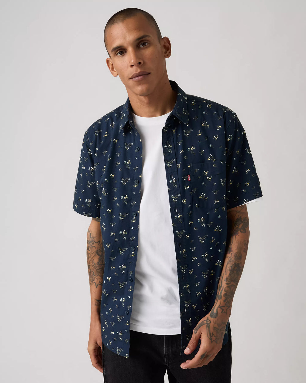 LEVI’S Short-Sleeve Classic One Pocket Standard Fit Shirt