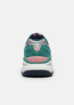 NEW BALANCE Womens 57/40 In Emerald Sky/natural