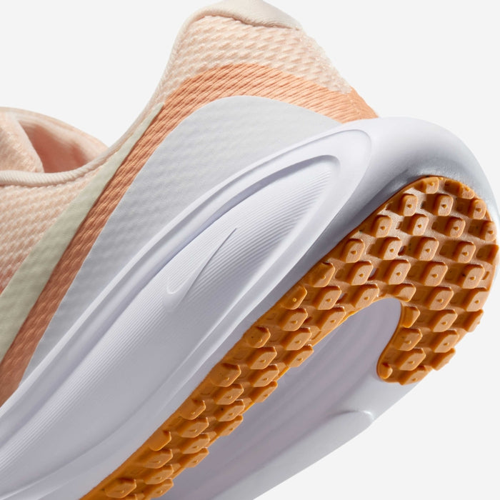 NIKE REVOLUTION 8