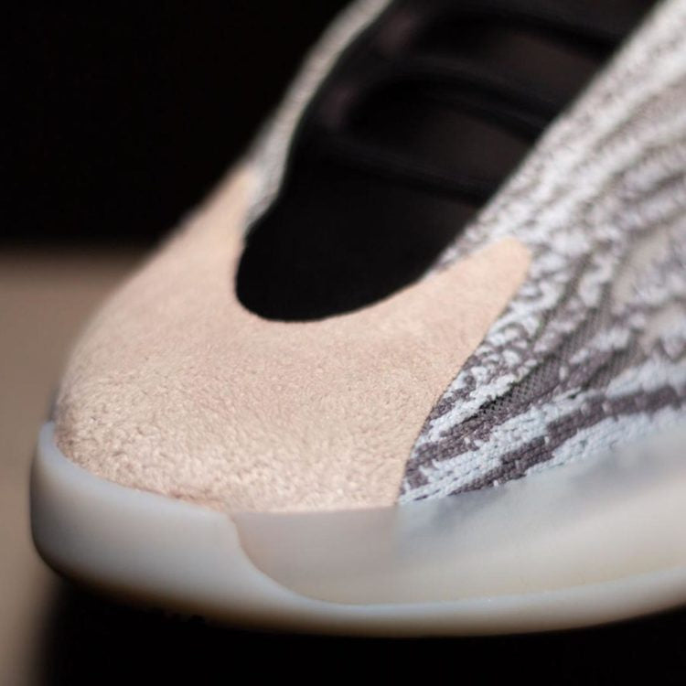 ADIDAS Yeezy Basketball Quantum