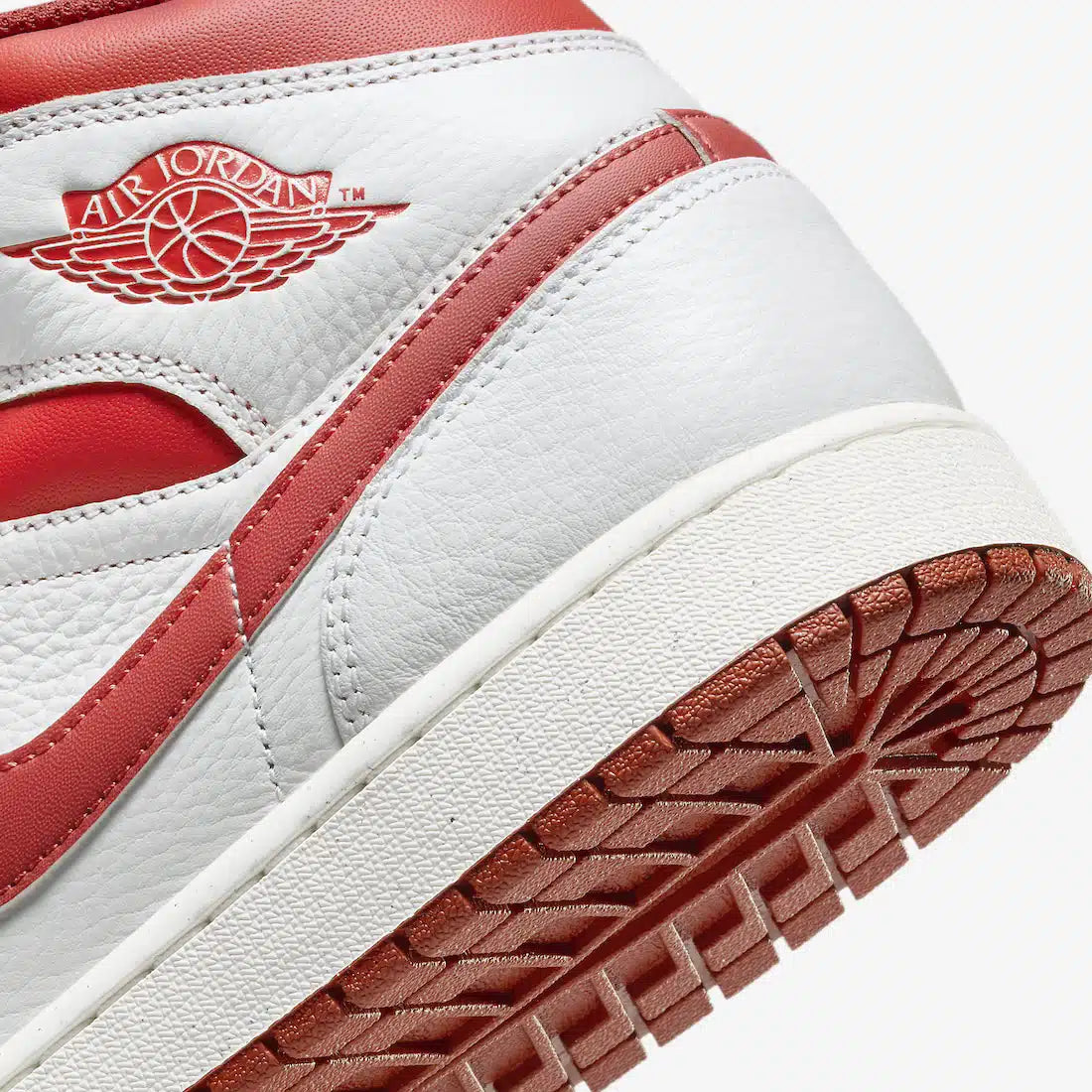 NIKE AIR JORDAN 1 MID SE 'DUNE RED'