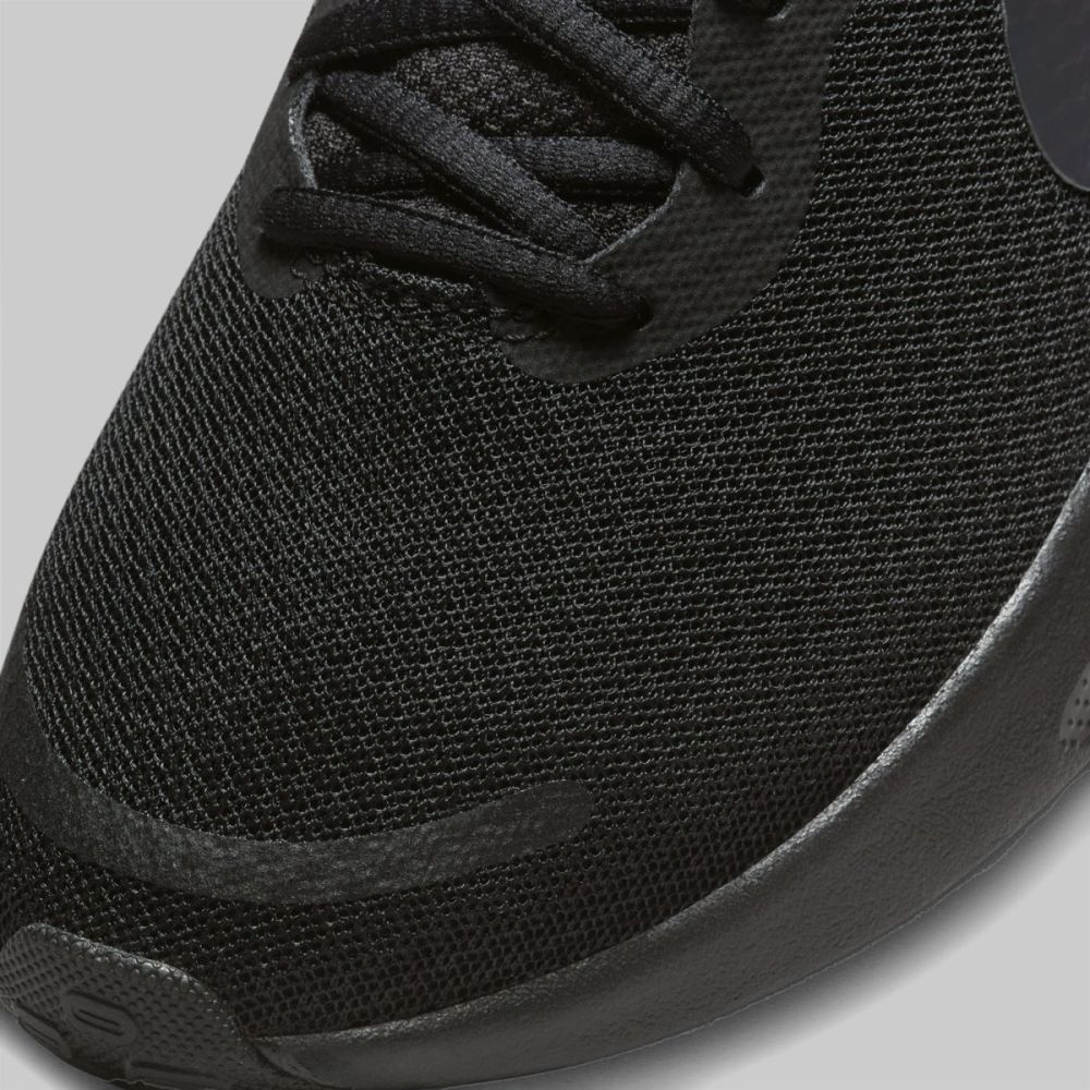 NIKE REVOLUTION 7