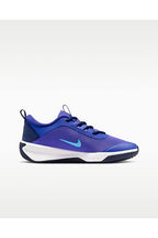 NIKE OMNI MULTI-COURT SNEAKER BIG BOY