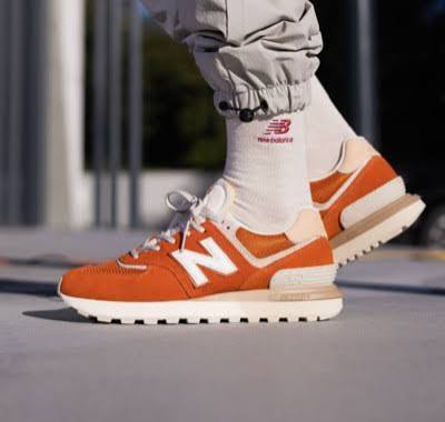NEW BALANCE U574LGDO برتقالي