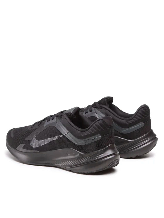 NIKE QUEST 5