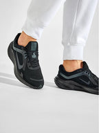 NIKE QUEST 5