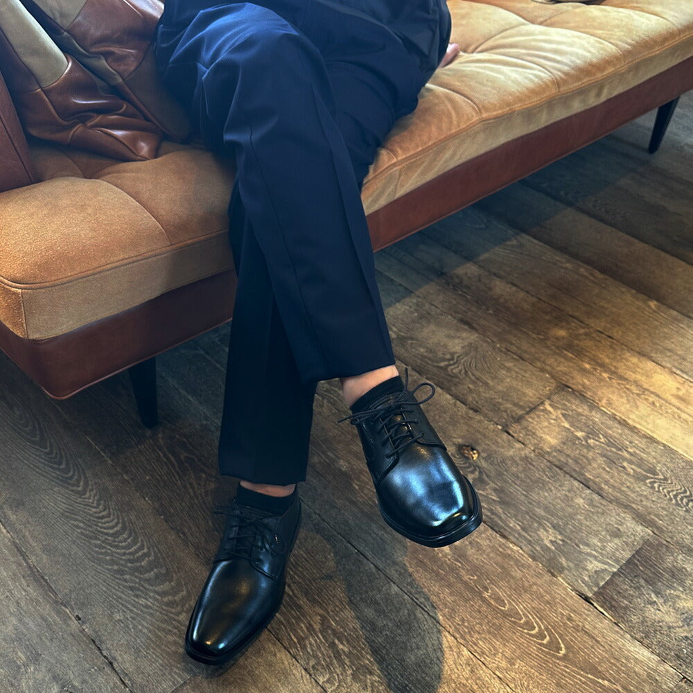 CLARKS LOW-TOP OXFORD