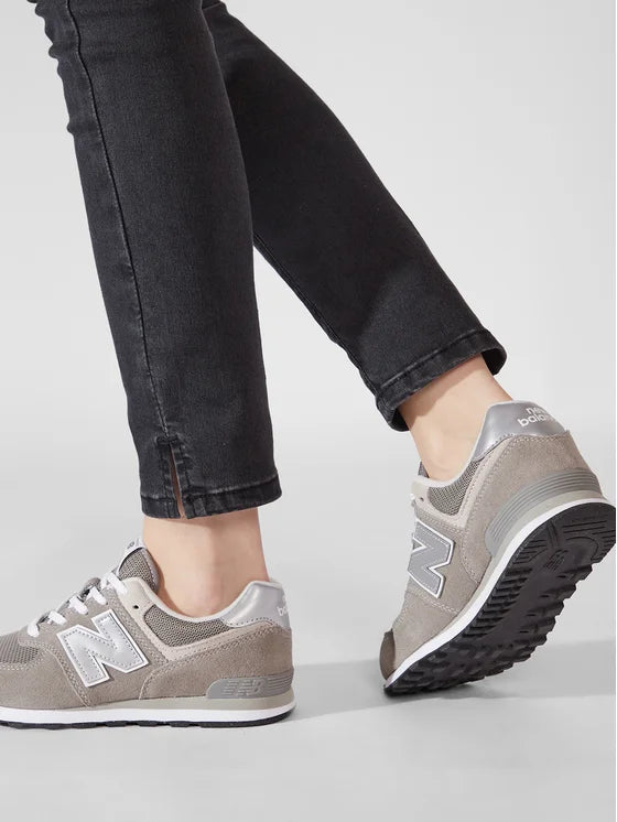 NEW BALANCE 574 حذاء رياضي كاجوال رمادي للمدرسة GC574EVG