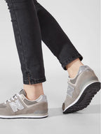 NEW BALANCE 574 حذاء رياضي كاجوال رمادي للمدرسة GC574EVG