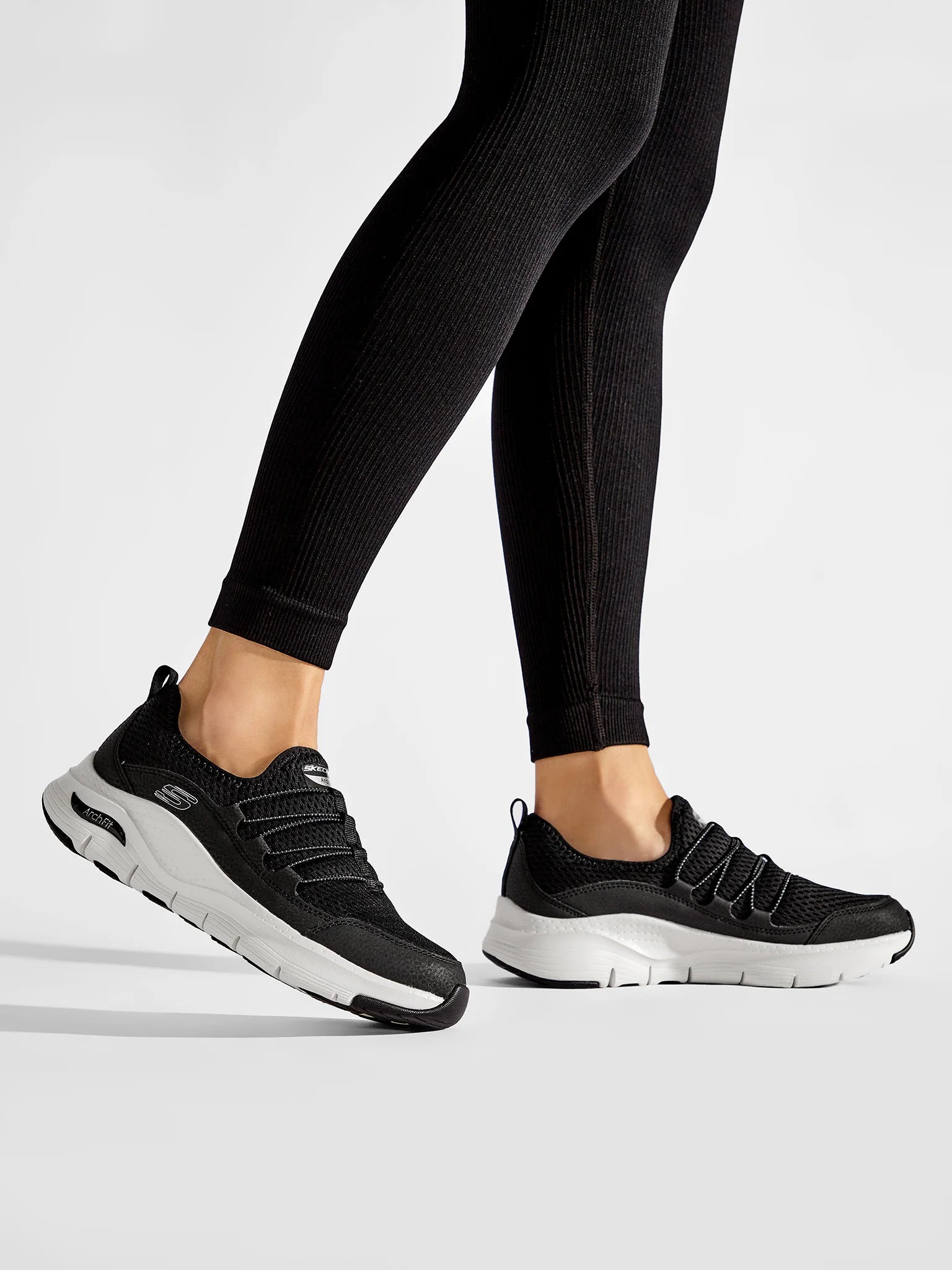 SKECHERS آرتش فيت - لاكي ثوتس